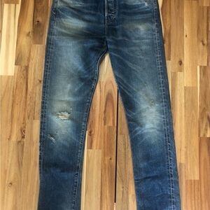 CQY  Distressed Button Fly Straight leg Jeans. NWT